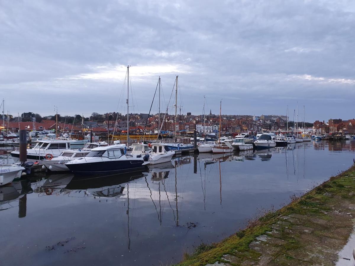 Marina House Whitby Exterior foto